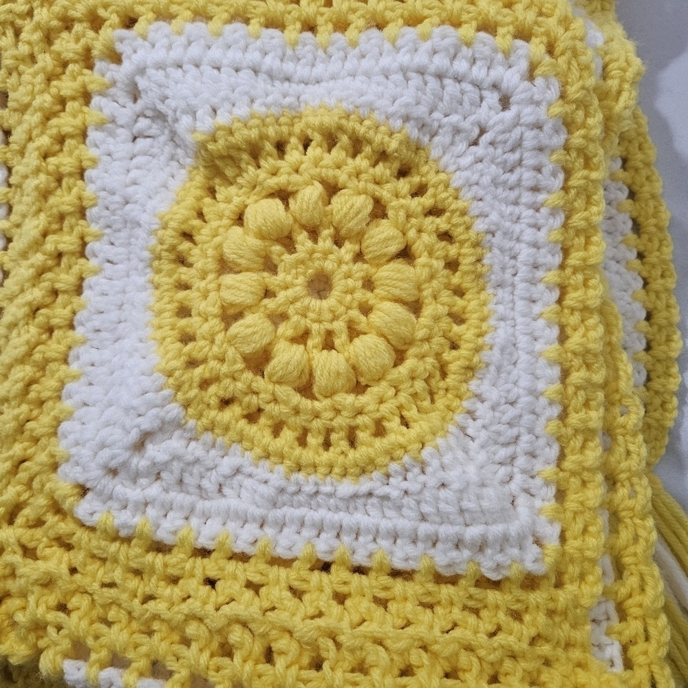 Handmade Yellow White Crochet Granny Square Blanket 37x63 Sunflower Fringe Retro - Picture 12 of 17
